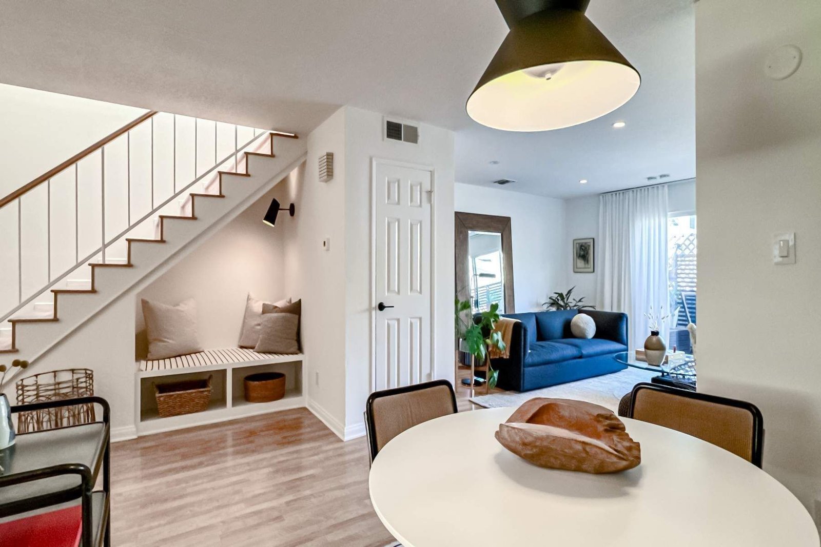 2375687a-04f9-41ae-a3ac-46ff6e6faf7b_1800x1200