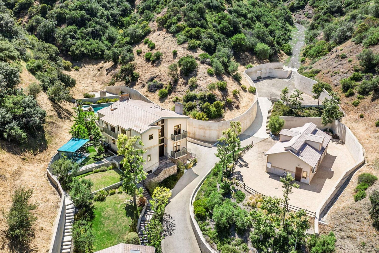 2d3f6913-75dd-4b84-9d2f-840daf3529dd_1800x1200