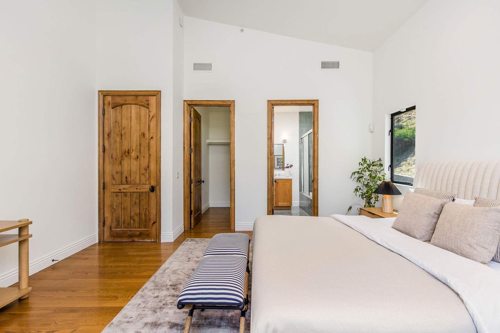 4d41a20b-0ae5-4268-a057-3d6286b9da9b_1800x1200