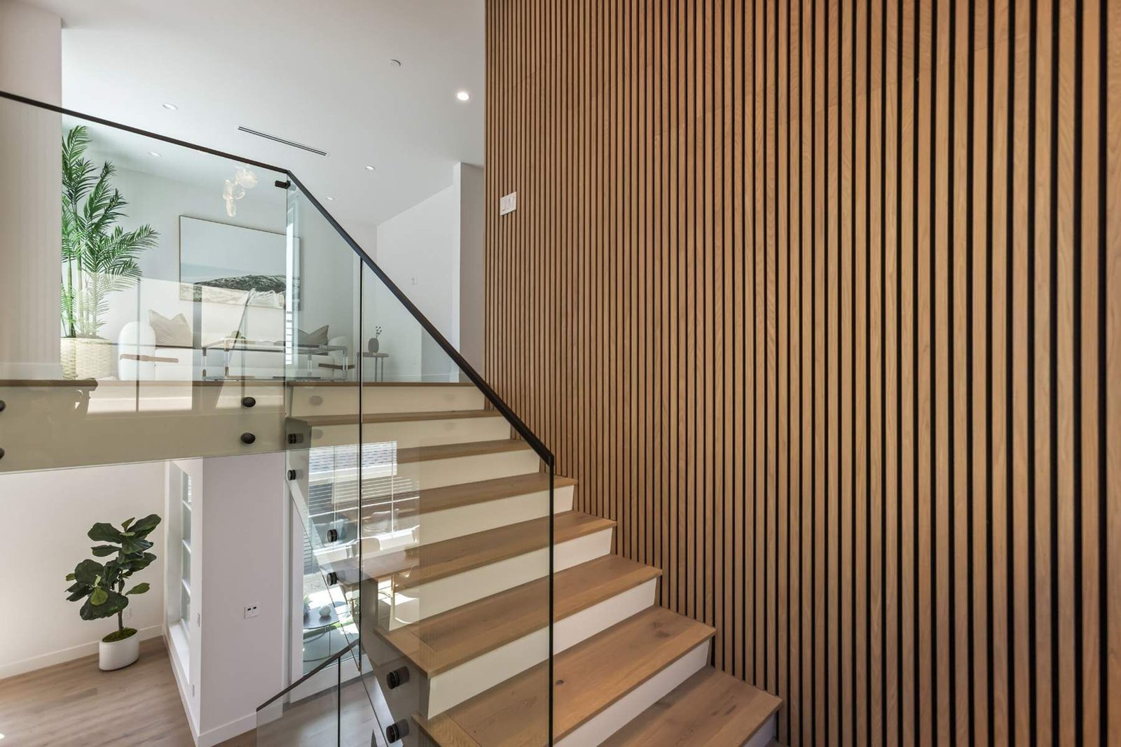 553908b5-80fc-4e28-bfe9-9d5a45c0bd24_1800x1200