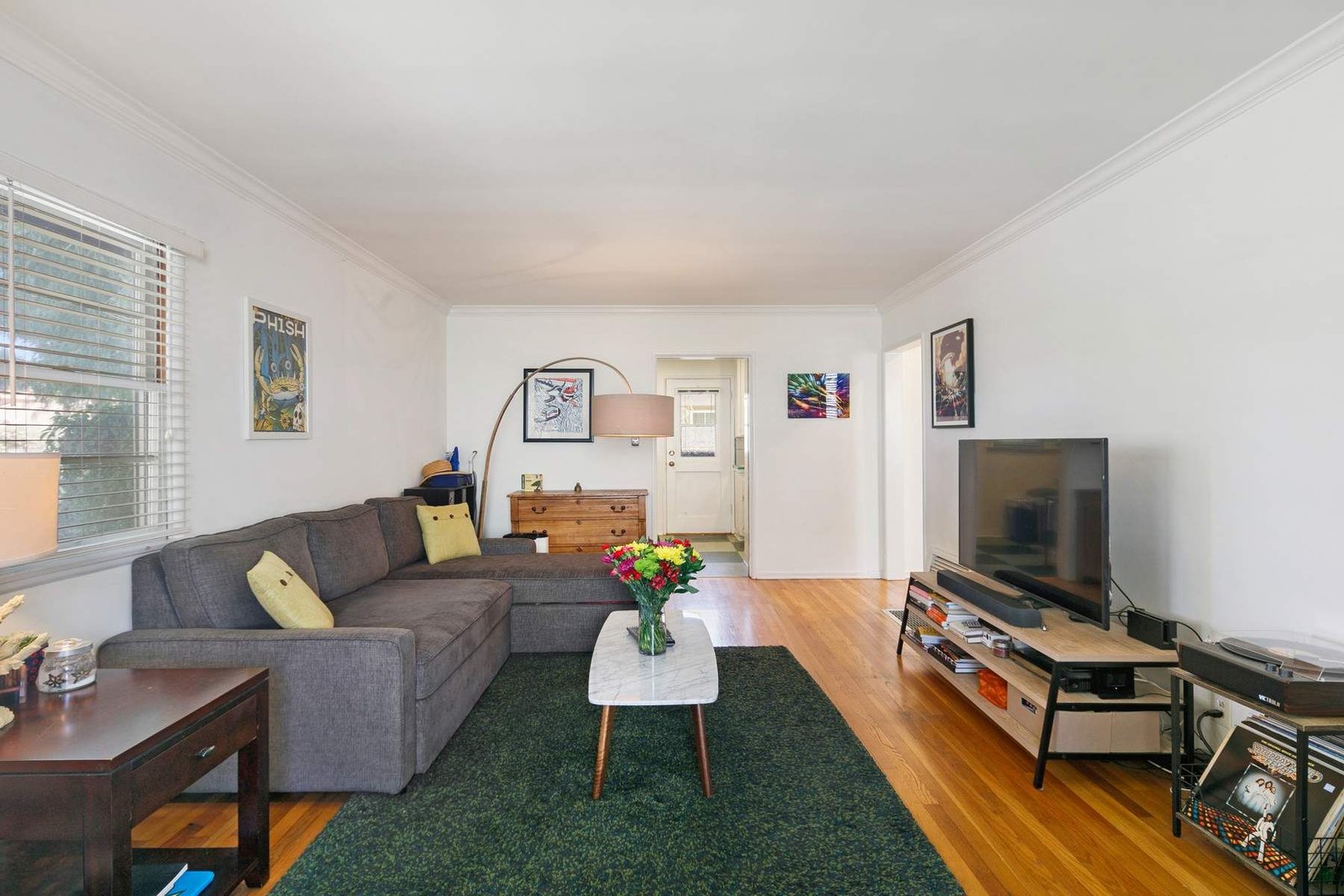 6d6b6a51-49cf-4286-acfe-7f787aad2cb5_1800x1200