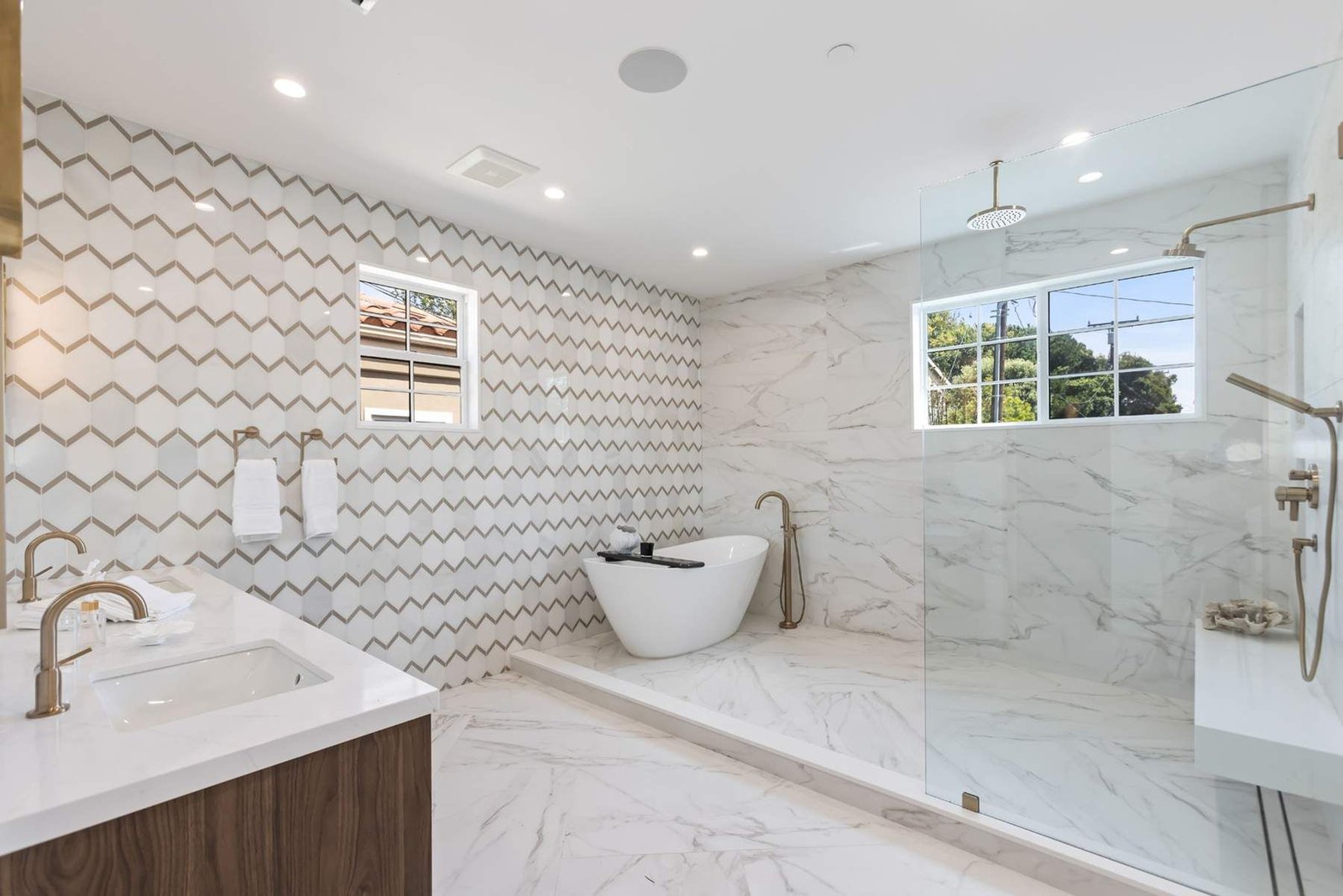 7fce38a9-577c-42e0-9985-c02d76070e66_1800x1200