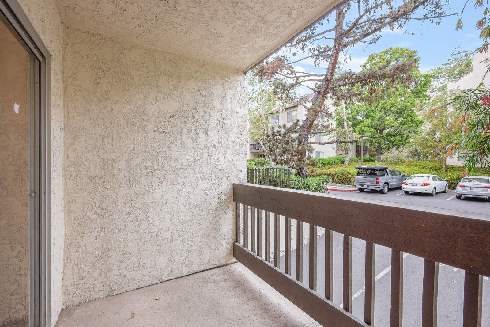 888457b8-1205-4dd1-97d4-7baed1bc57a6_1800x1200