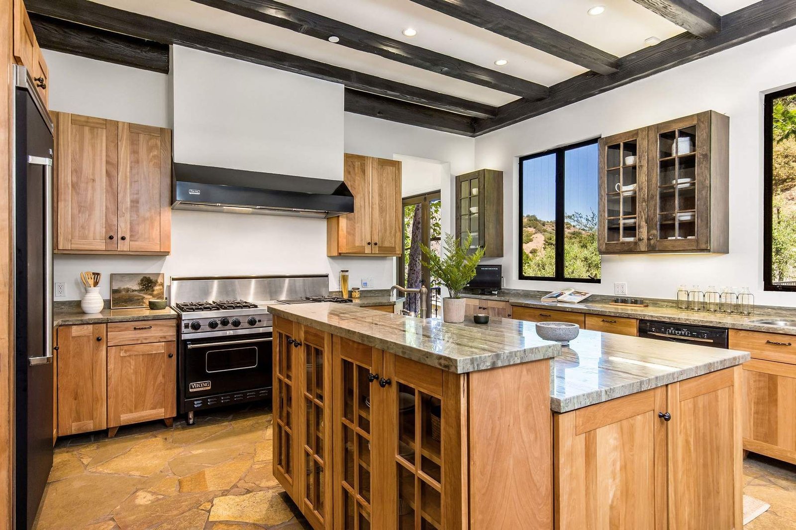 9c92e502-cb15-4598-9d72-207b711c2657_1800x1200