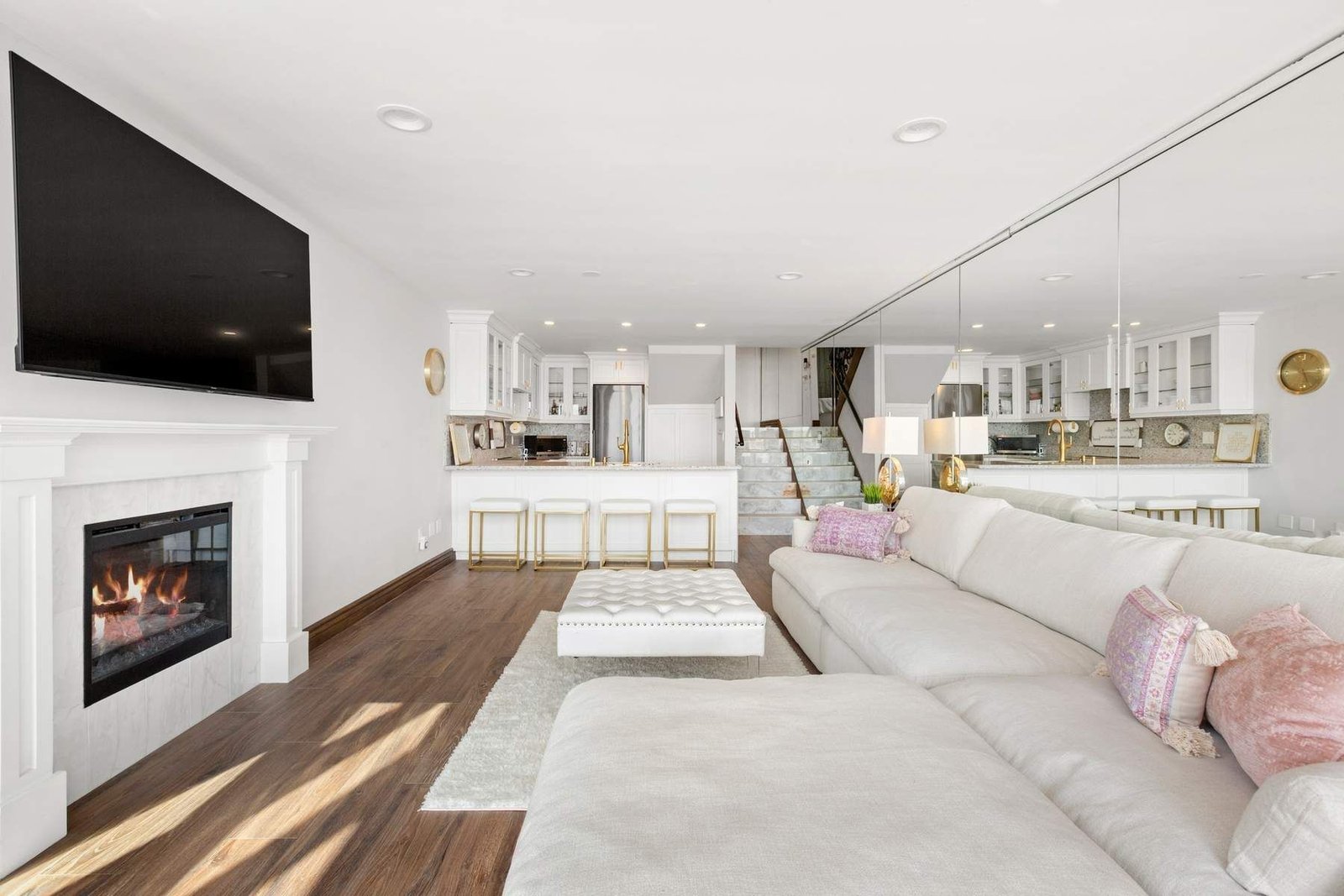 9d8f34a5-90dc-4d66-8cc5-17a7acacfa99_1800x1200