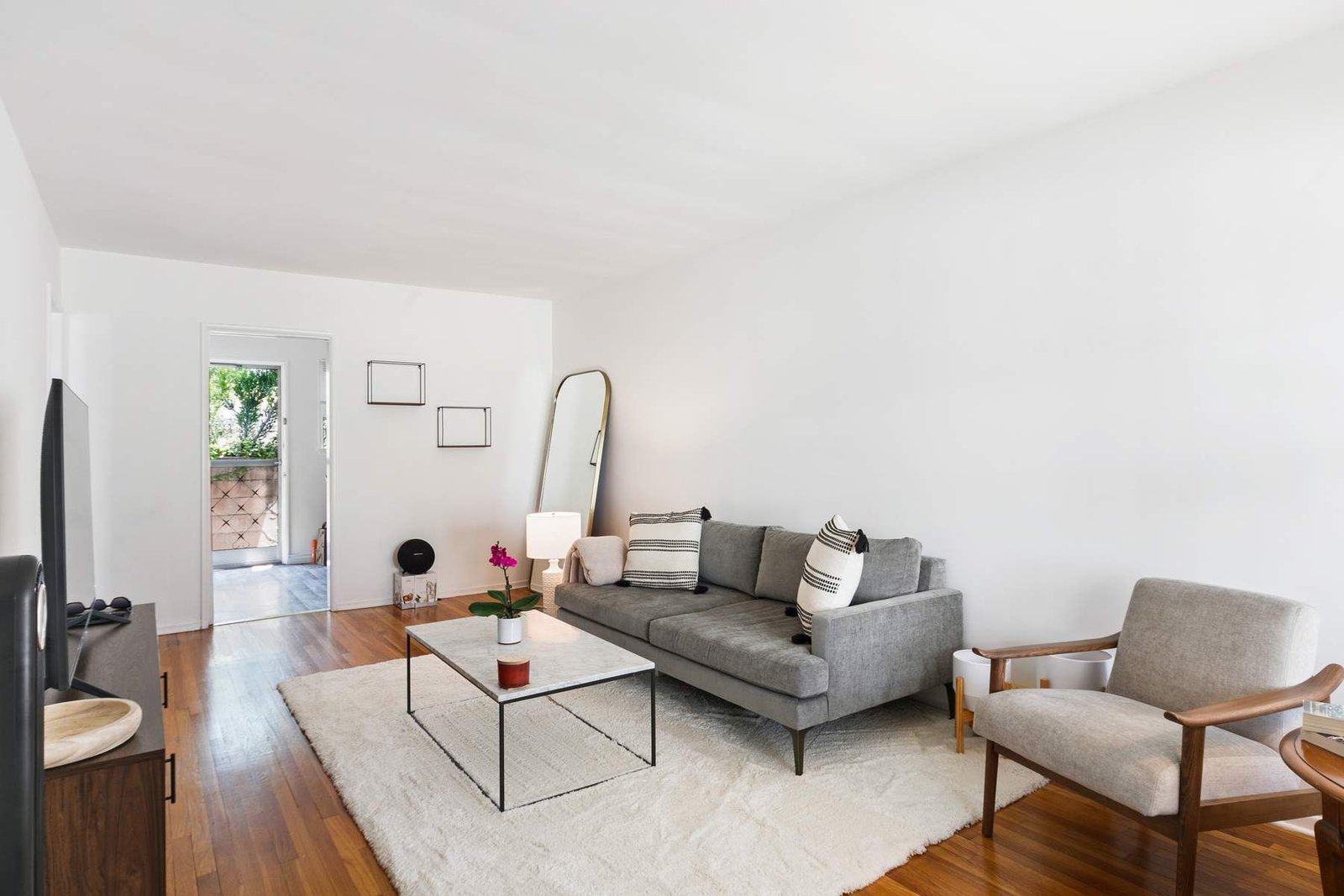 9dd3169f-b9a4-40ad-a3f5-fc07f62ab4c9_1800x1200