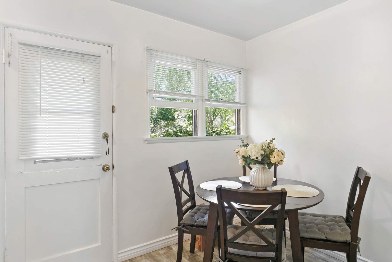 a5b5cc89-0751-46e8-b1e2-9050451673c8_1800x1200