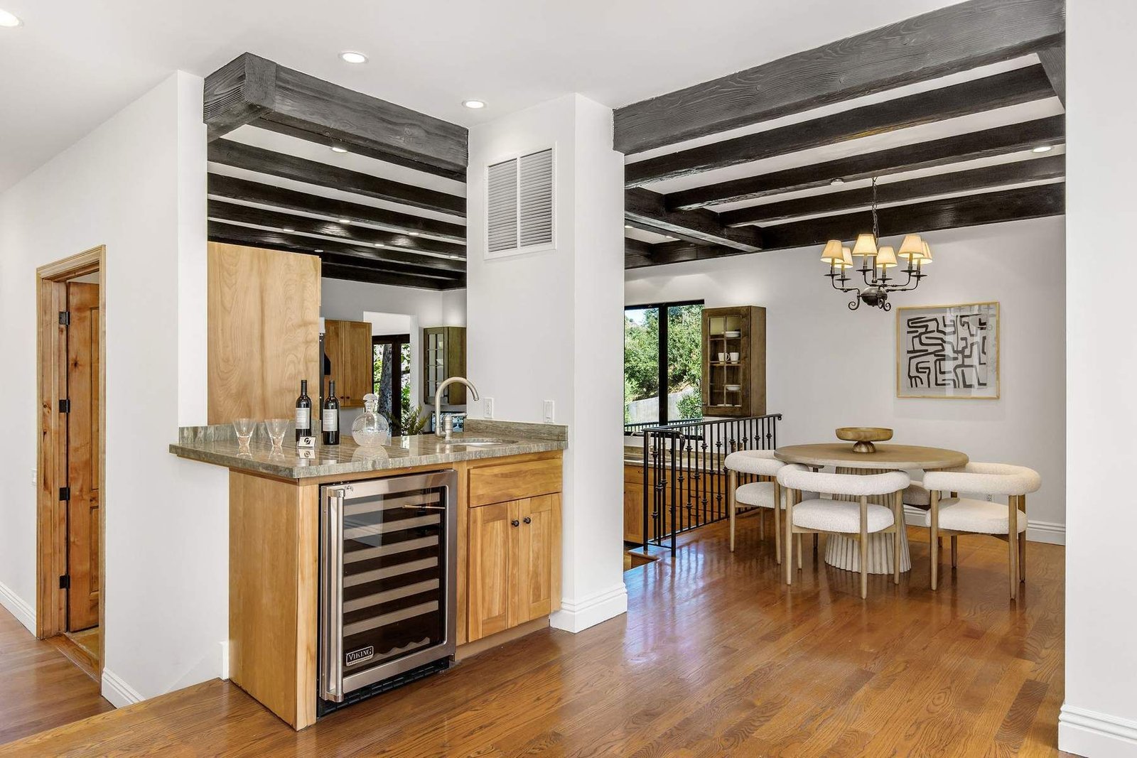 a63d7216-9cac-4854-bf0a-394776454f48_1800x1200