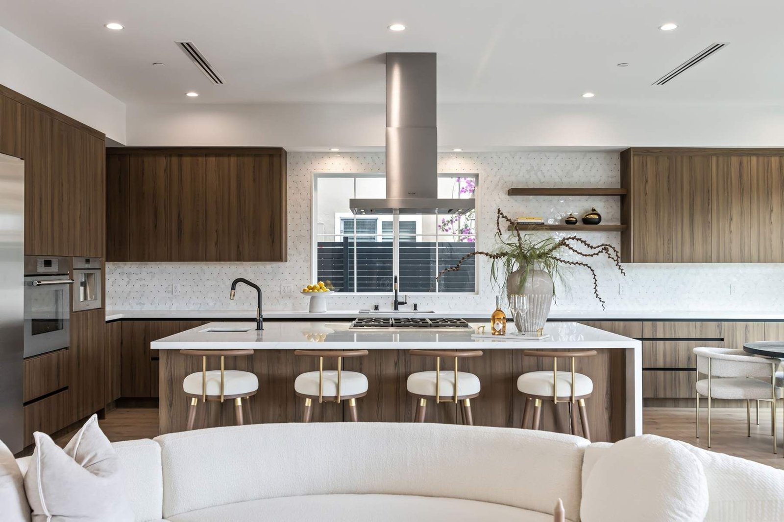 a722c12d-de95-4920-9fac-f021260db690_1800x1200