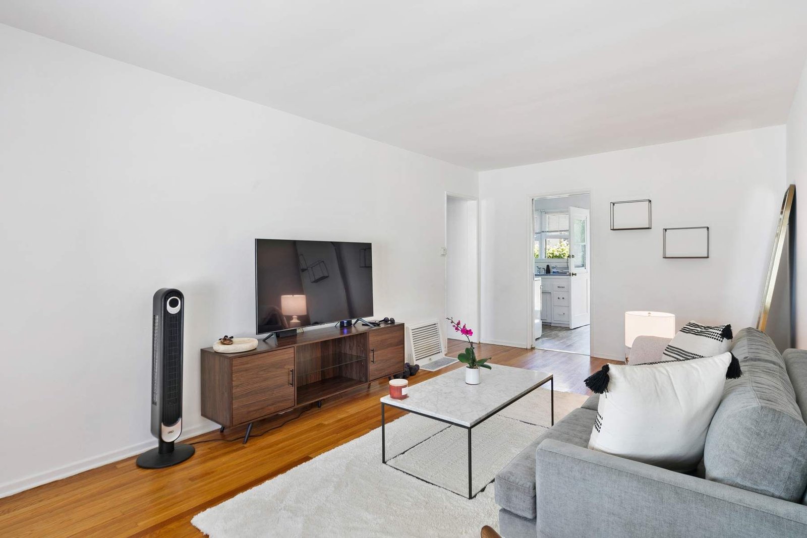 aaa574bc-6a3e-4155-9fa5-252e2065b82e_1800x1200