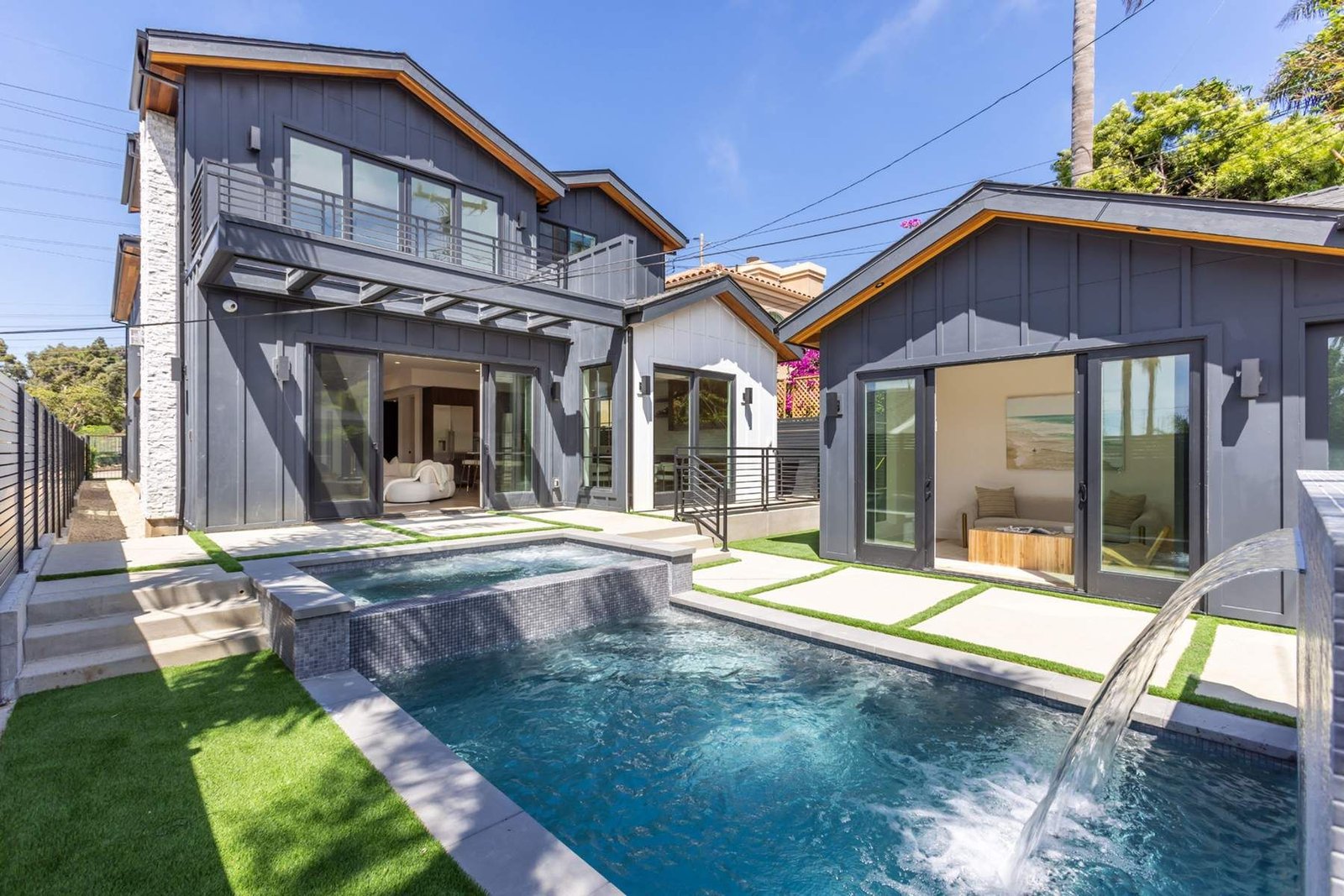 acc9e0de-ea19-4dc3-8466-87bc0a2a70af_1800x1200