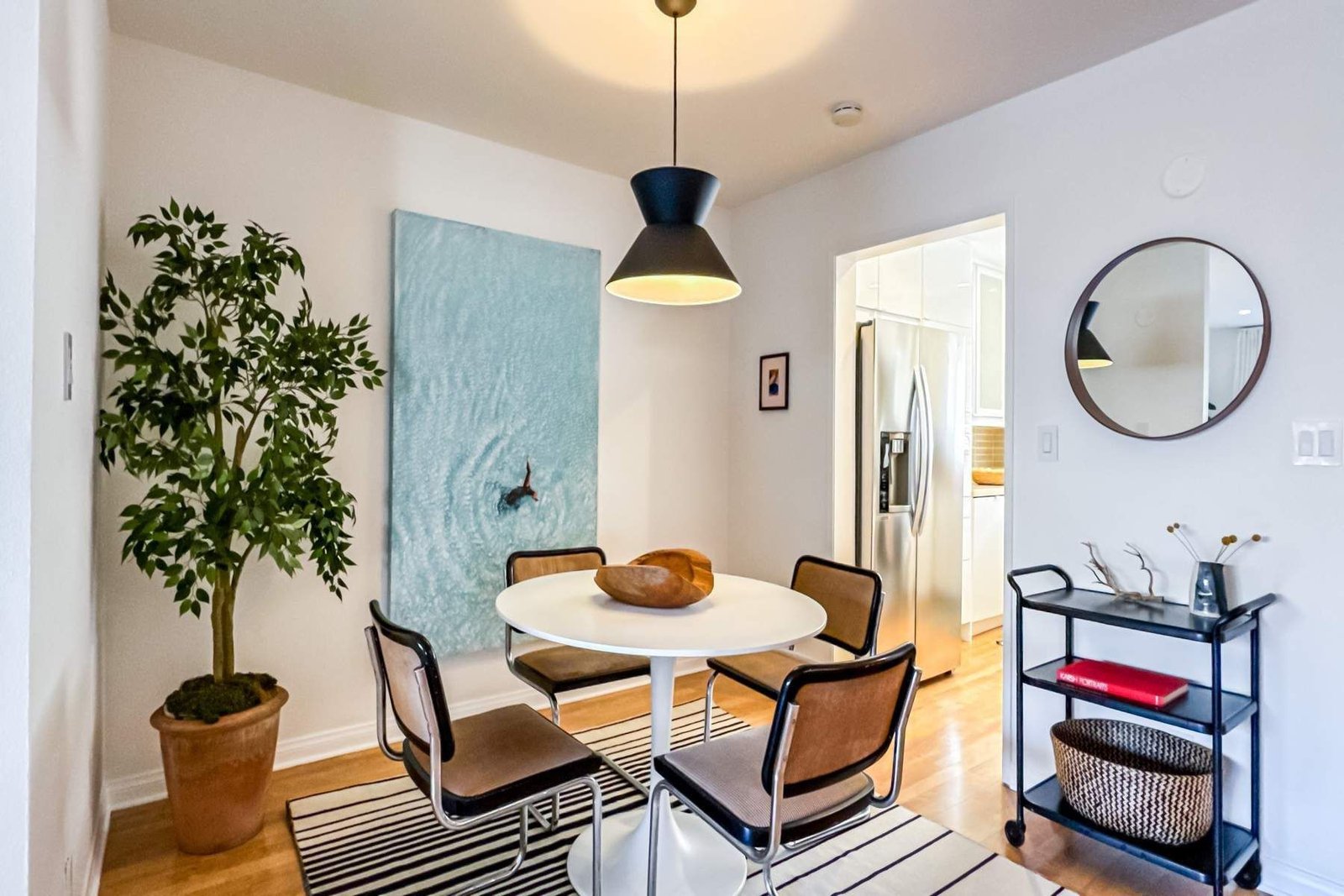 c026ead1-705e-4b5c-b0dd-00487cdb4678_1800x1200