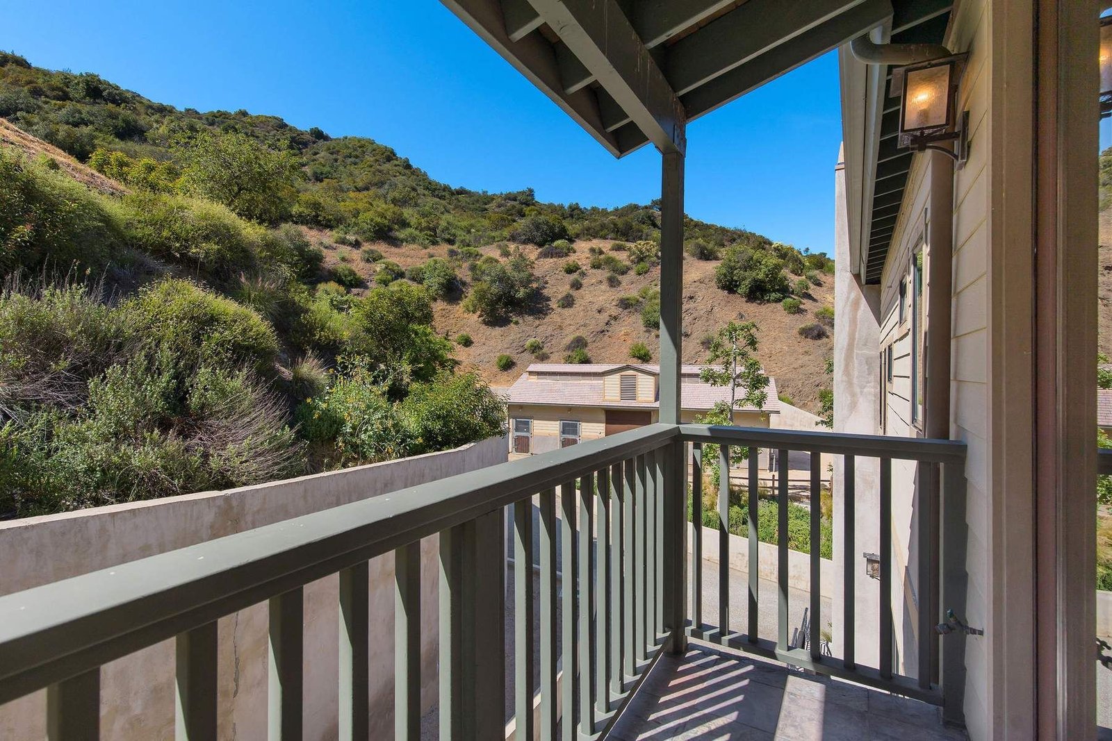 c741bc29-6e8c-4082-a366-bba458039b4c_1800x1200