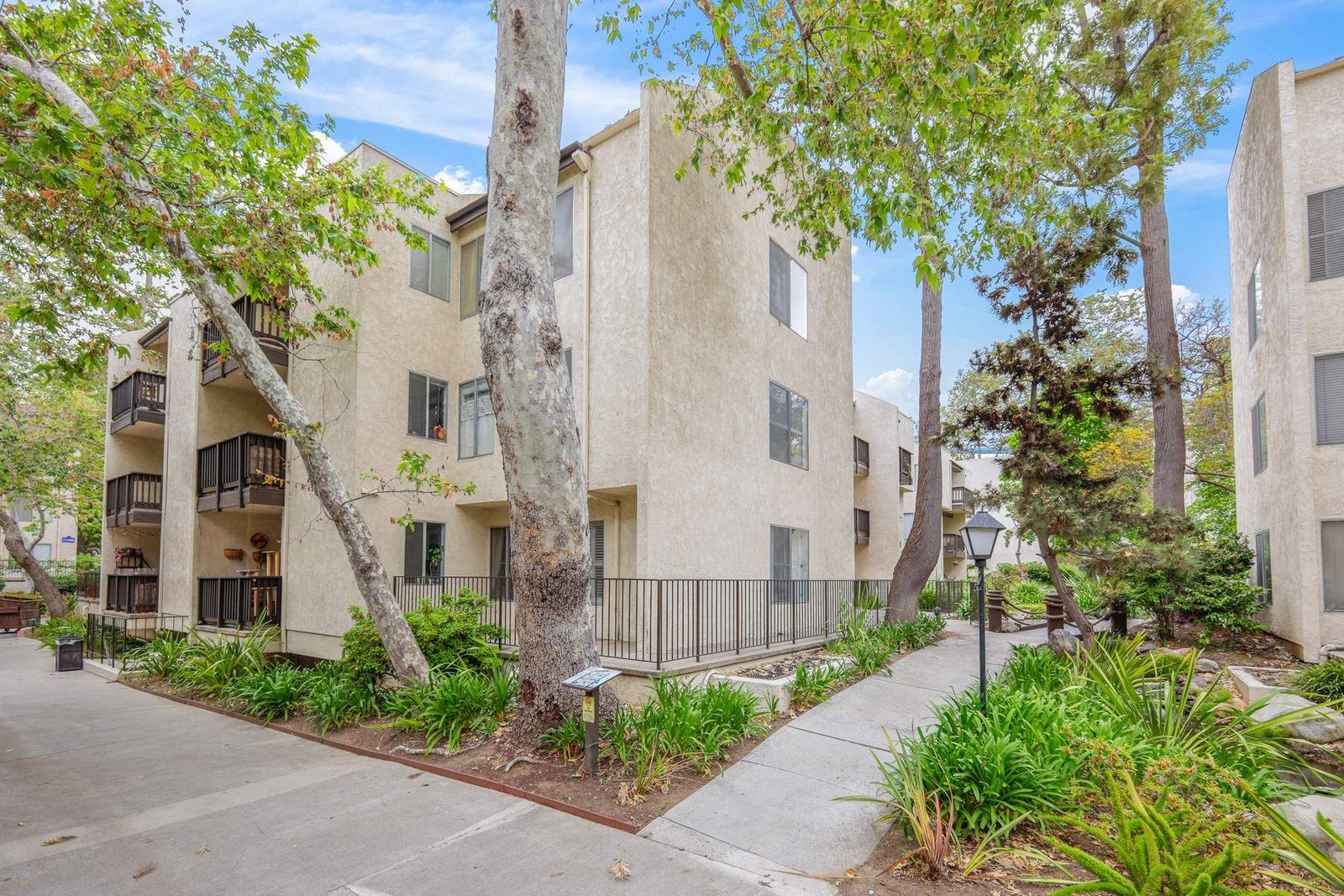 d22c751d-80ca-4225-923f-25df0edad5d9_1800x1200