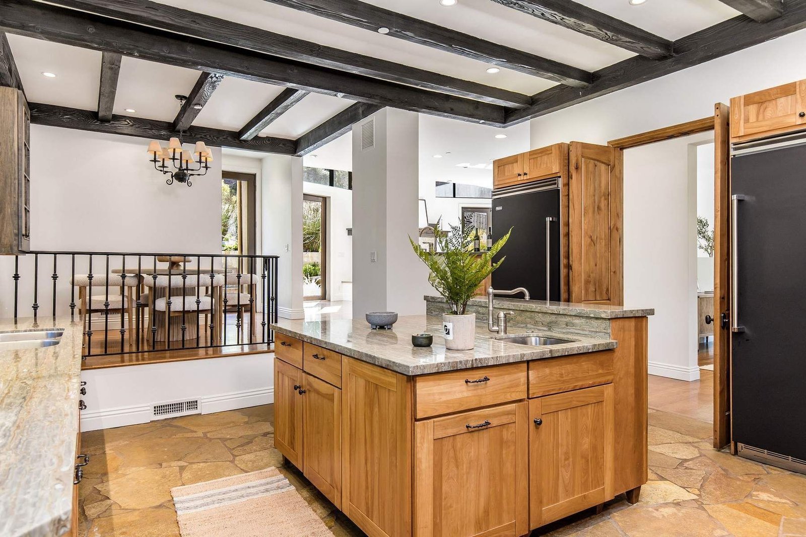 d5b6d1c3-89f8-4034-817c-b1fac5652753_1800x1200