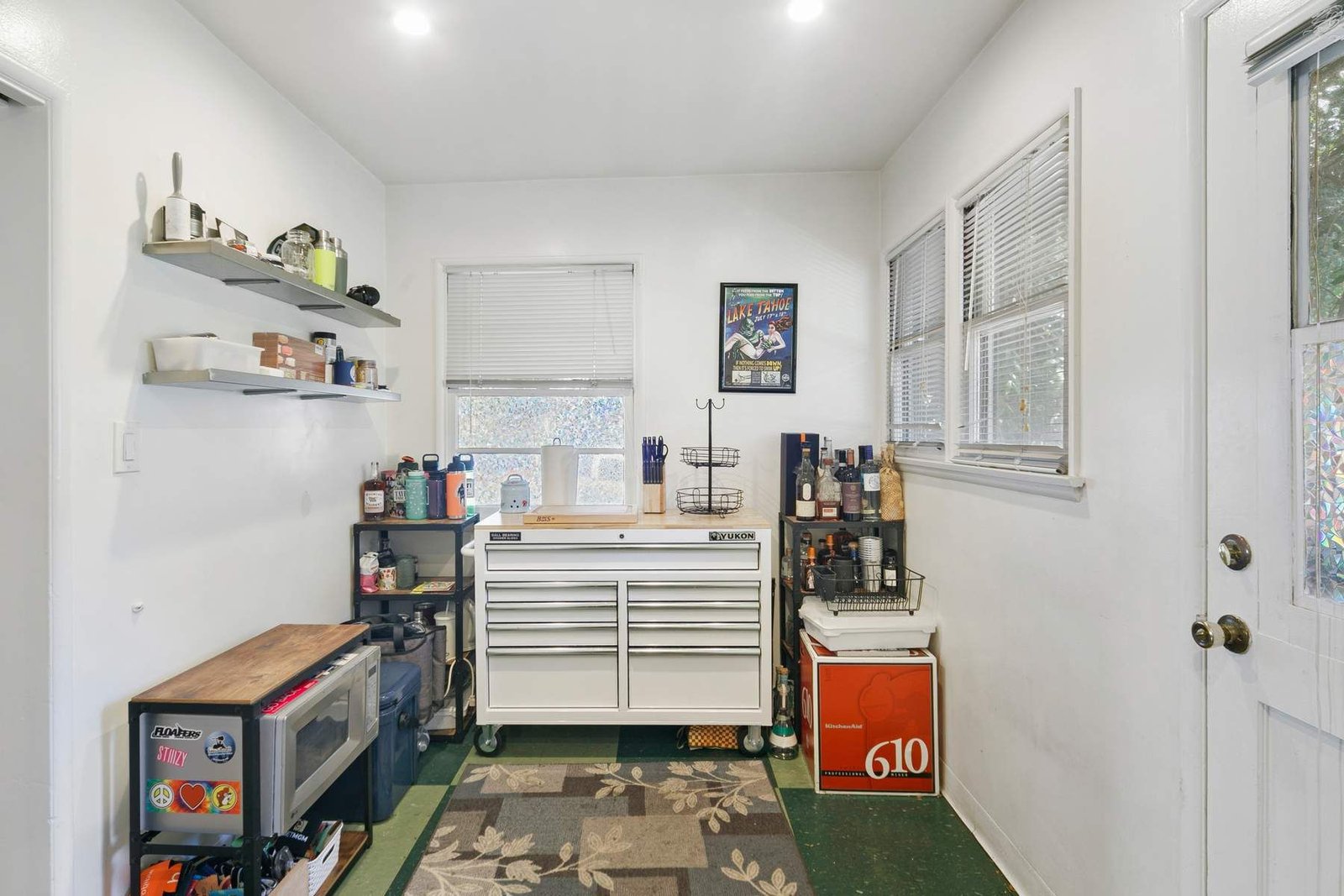 dcb76aac-d13f-46e2-a74c-4c0403fc4522_1800x1200