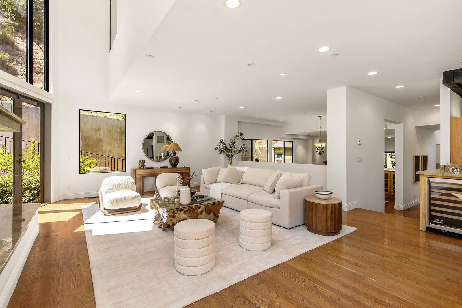 de40d6f3-8327-46eb-8ffd-b619b14a65b0_1800x1200