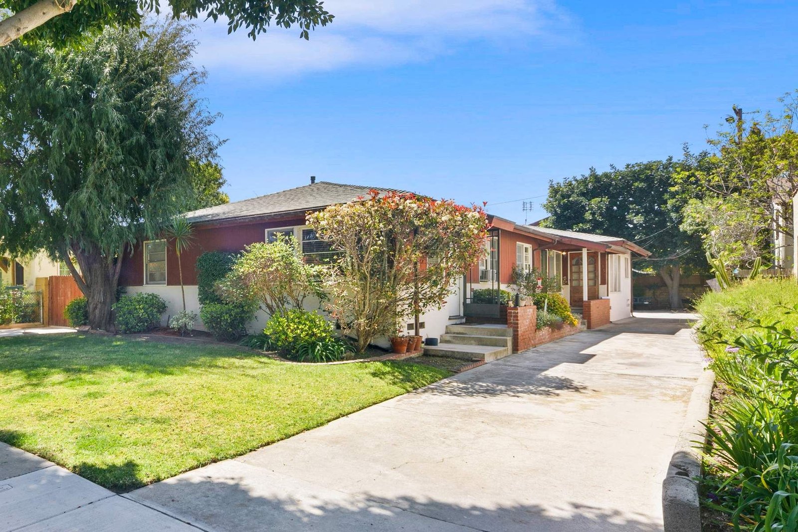 dfee3f87-fa00-48c3-bdad-e77f2ccf3d62_1800x1200