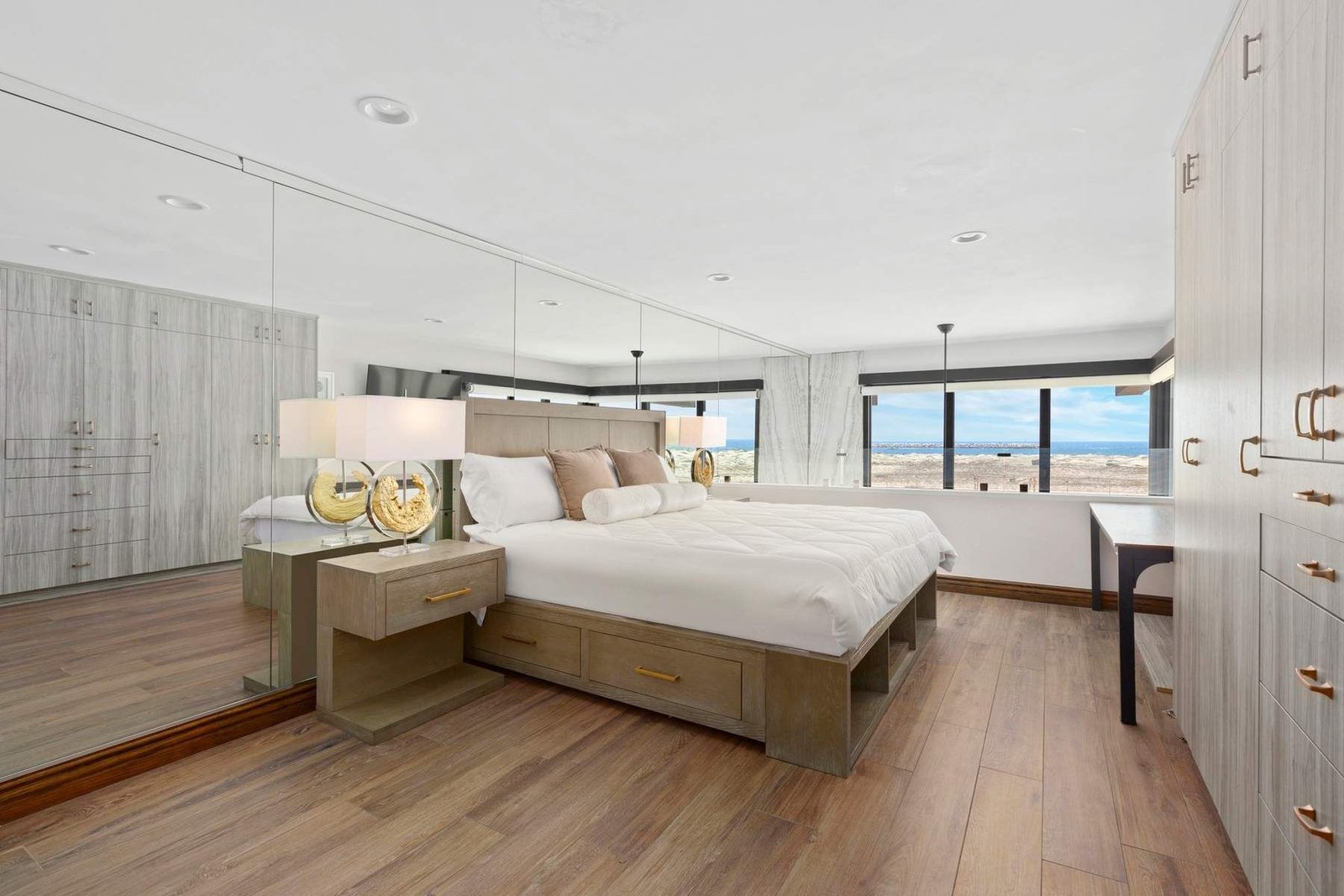 f402348e-0a30-4a76-bfb2-9f8428daf54a_1800x1200