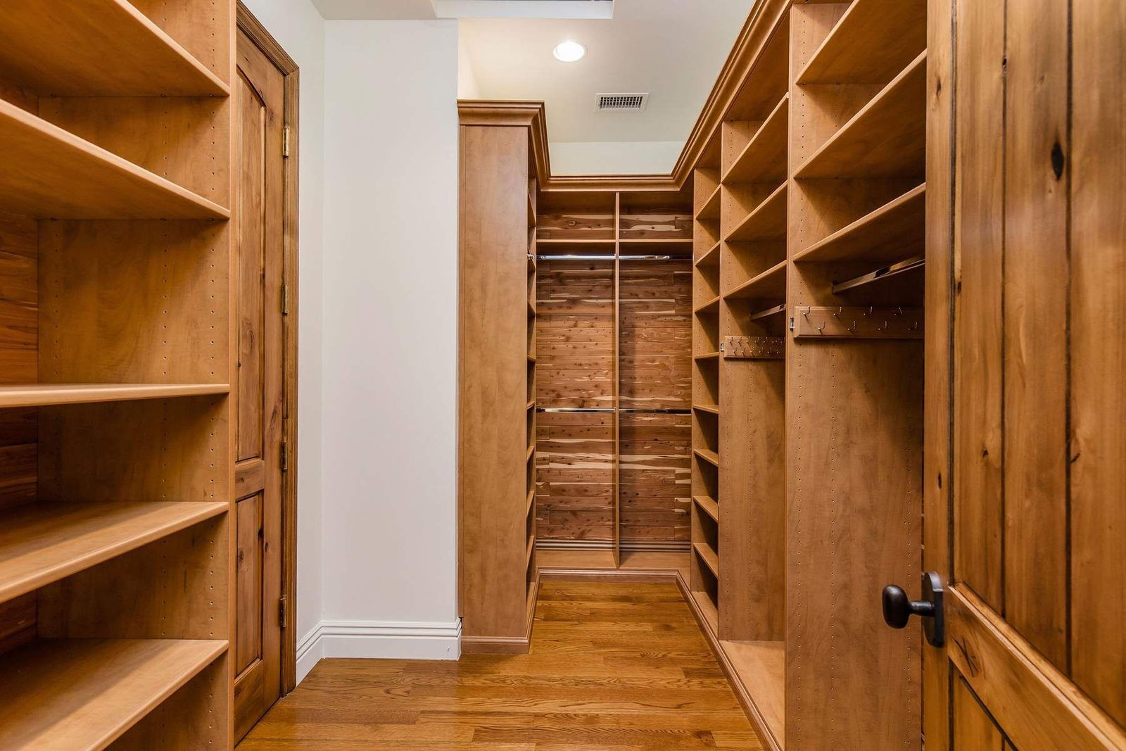 f9ddc8fb-1db6-4f95-9092-7b09117b5ede_1800x1200